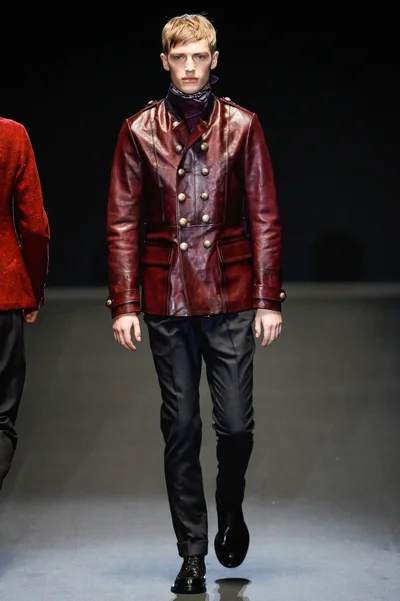 Look 16